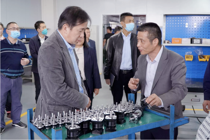 黃(huáng)江鎮委書記一行蒞臨調(diào)研 黃江鎮委書記一行蒞臨調研