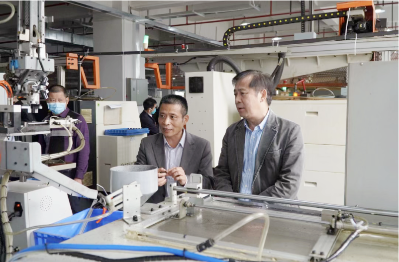 黃江鎮委書記一行蒞臨調研 黃(huáng)江(jiāng)鎮委書記一行(háng)蒞臨(lín)調研